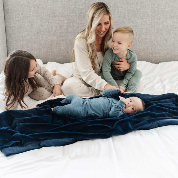 Saranoni Lush Receiving Blanket | Navy