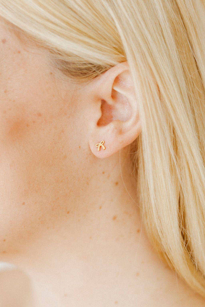 Screwback Stud Earrings - Ruby Bow