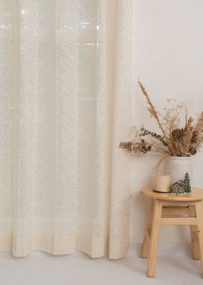 Trailing berries sheer printed sheer Fabric - Off-White